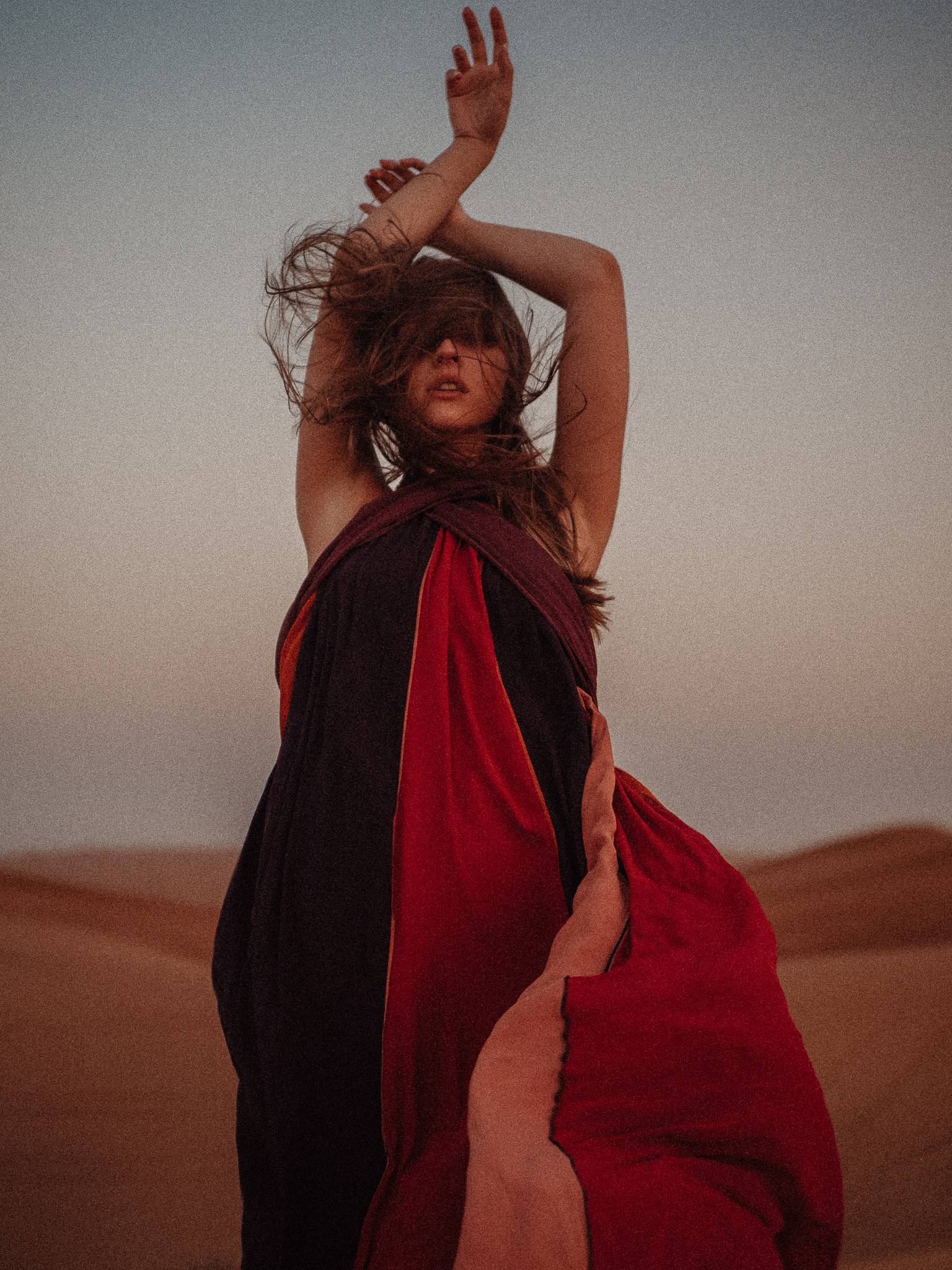 Amelia na pustyni w Dubaju